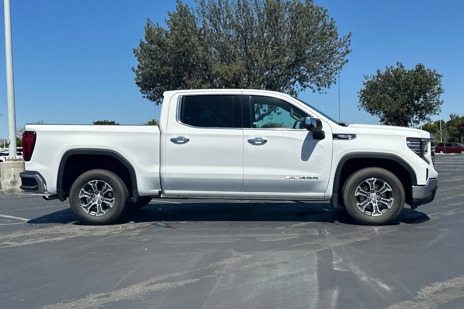 Used 2025 GMC Sierra 1500 SLT RWD image 3