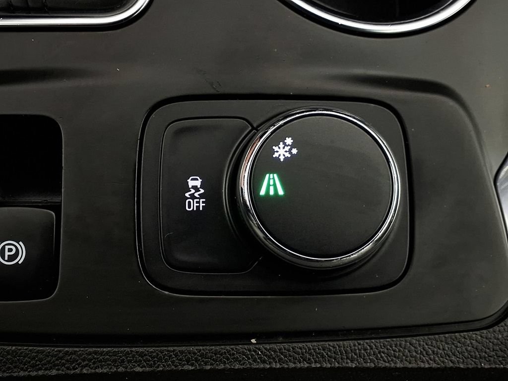Used 2021 Chevrolet Traverse LT FWD image 22