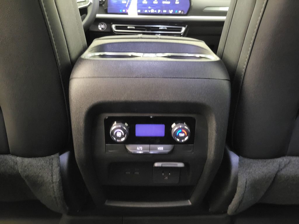 New 2026 Chevrolet Traverse LT w/ Midnight/Sport Edition image 44