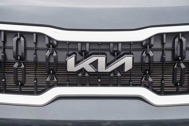 Certified 2024 Kia Telluride EX w/ EX Captain's Chair Package FWD image 11