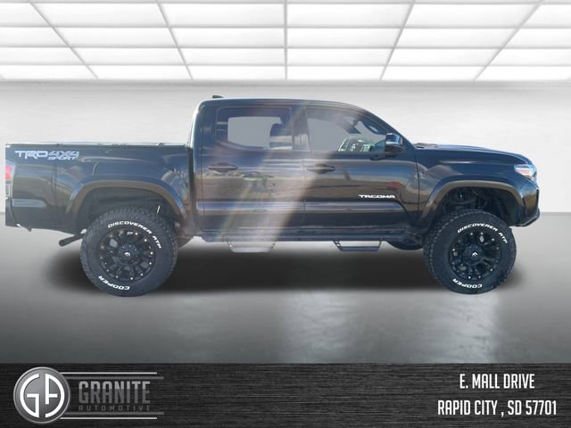 Used 2020 Toyota Tacoma TRD Sport w/ Technology Package image 10