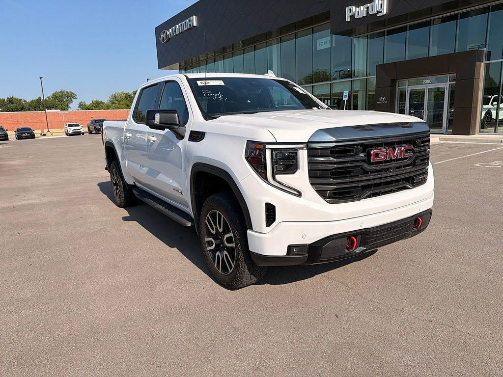 Used 2023 GMC Sierra 1500 AT4 w/ Technology Package AWD/4WD image 1