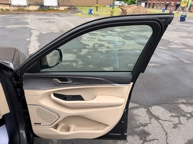 Used 2024 Jeep Grand Cherokee Limited 4xe AWD/4WD image 13