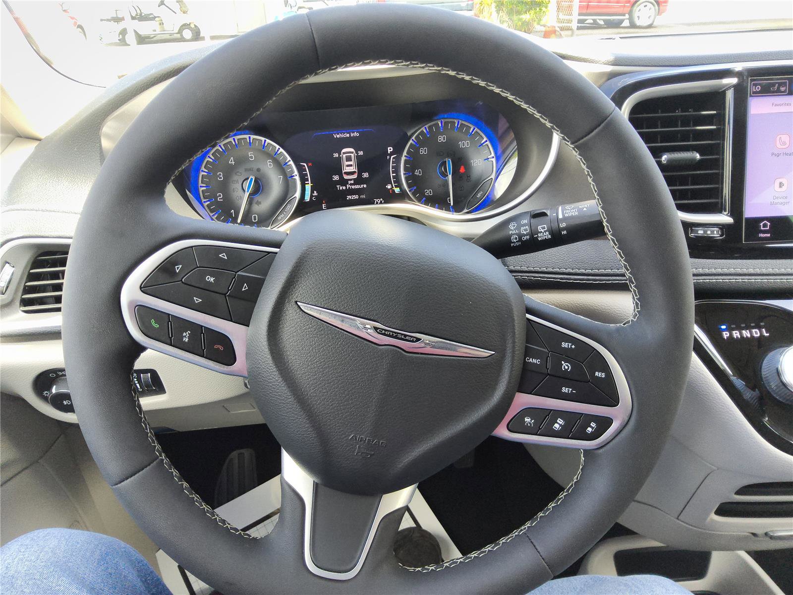 Used 2022 Chrysler Pacifica Touring-L image 31