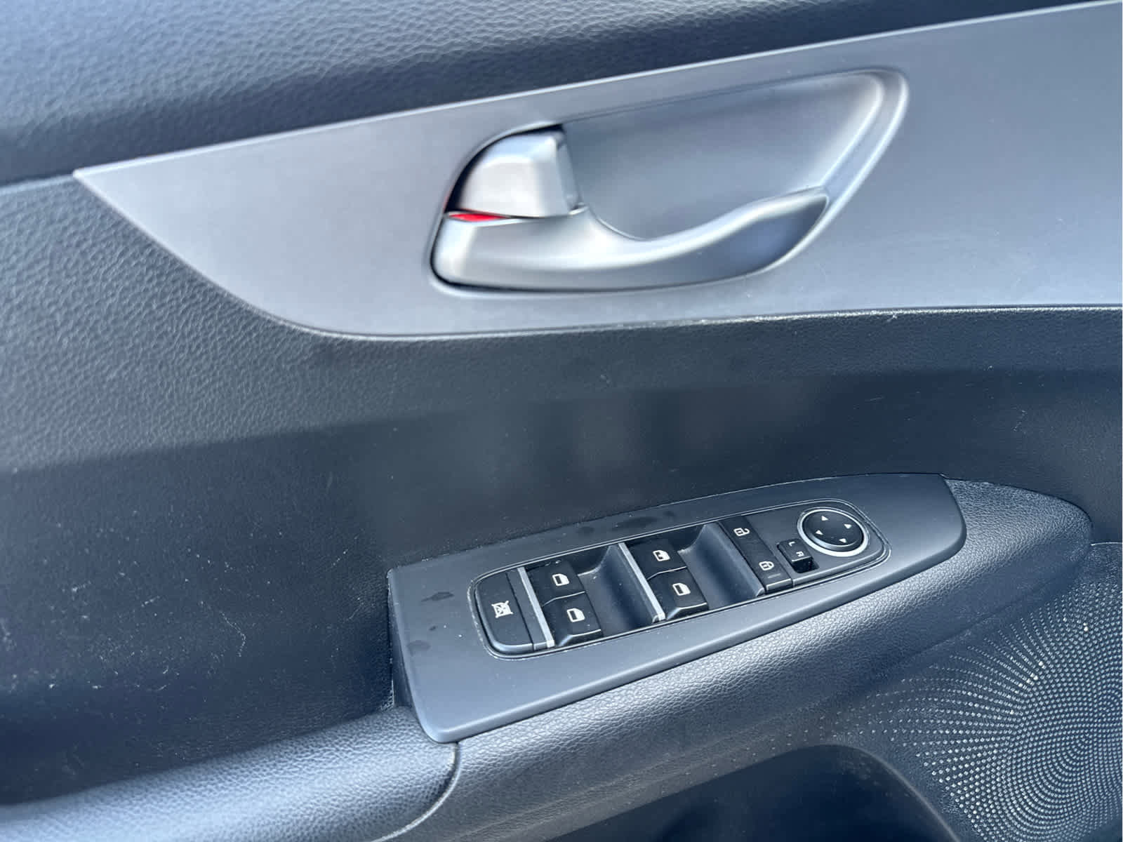 Used 2023 Kia Forte LXS image 11