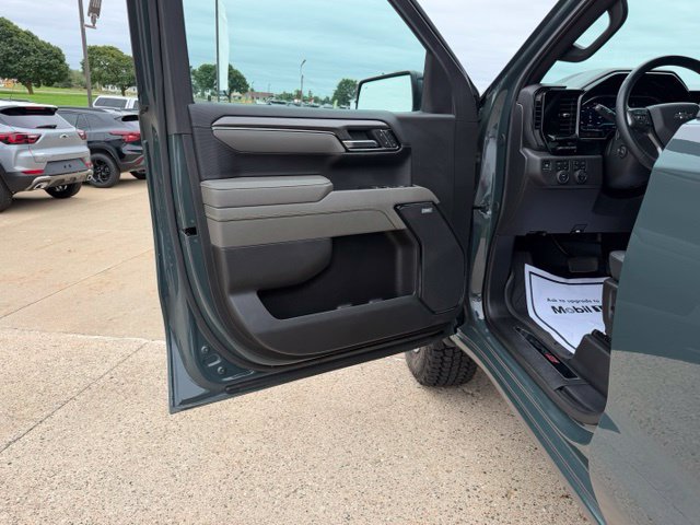 Used 2025 Chevrolet Silverado 1500 ZR2 w/ Technology Package AWD/4WD image 37