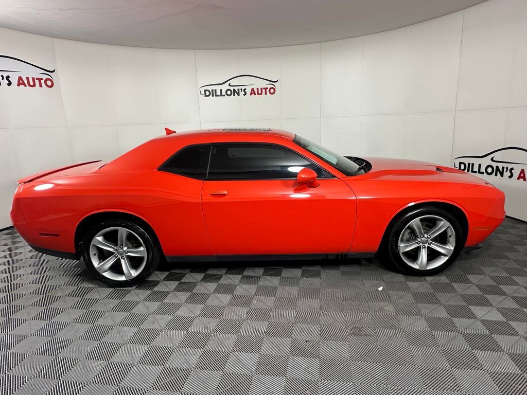 Used 2016 Dodge Challenger SXT RWD image 8