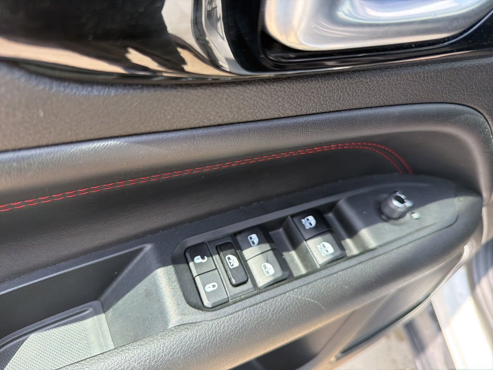 Used 2024 Jeep Compass Trailhawk AWD/4WD image 12