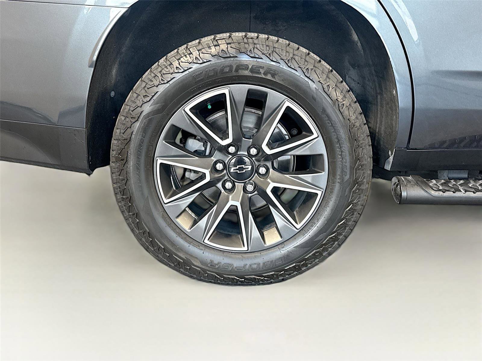 Used 2021 Chevrolet Tahoe Z71 w/ Luxury Package AWD/4WD image 39