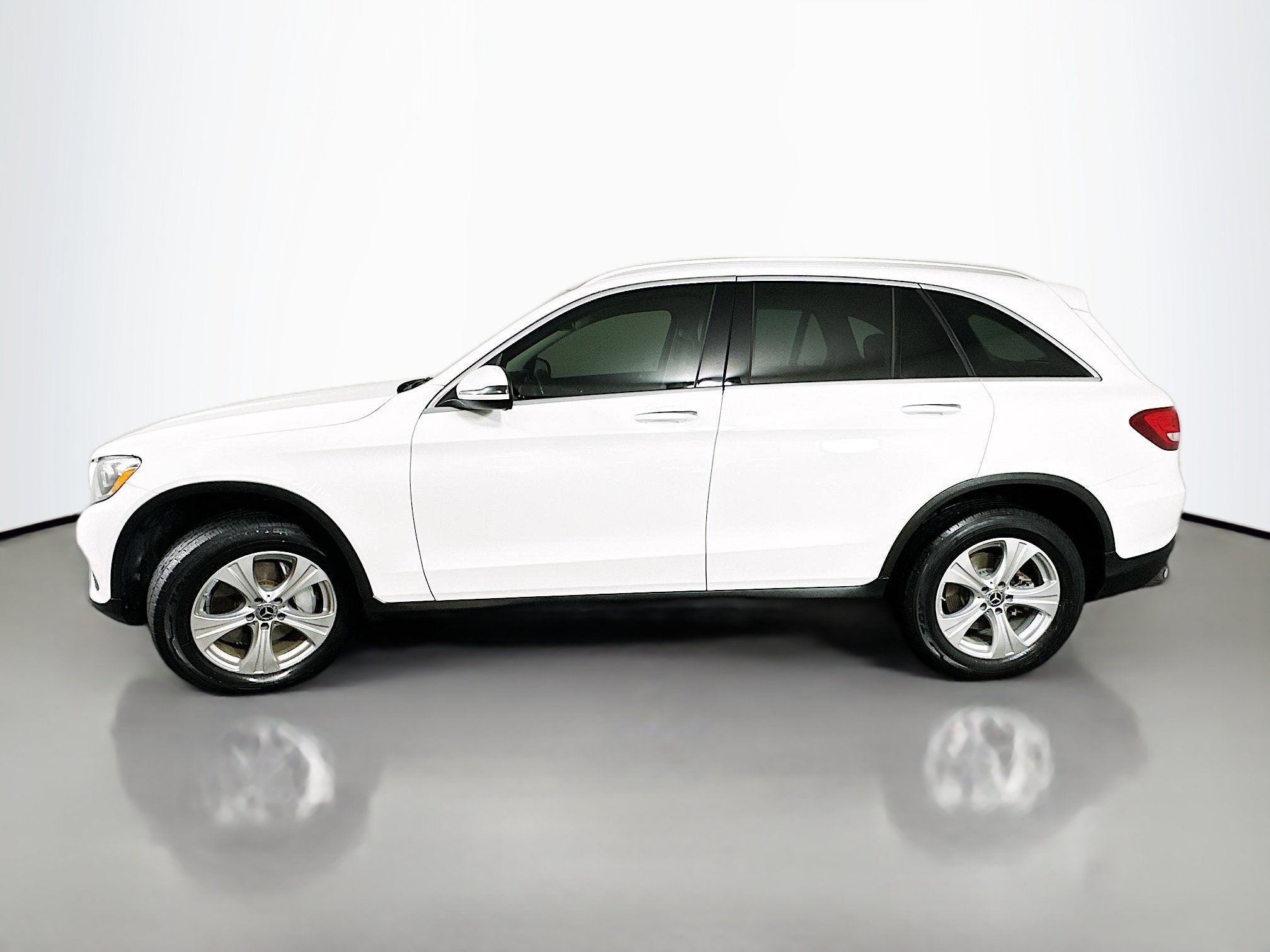 Certified 2018 Mercedes-Benz GLC 300 4MATIC image 4