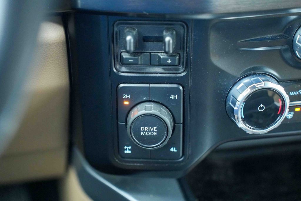 Used 2024 Ford F250 Lariat AWD/4WD image 32
