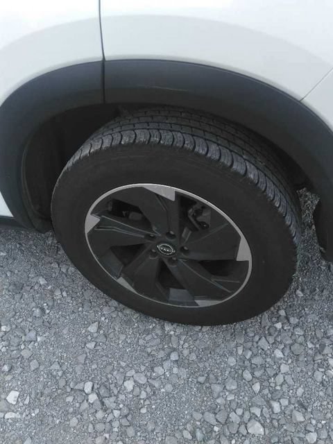 Used 2024 Nissan Rogue SV AWD/4WD image 14