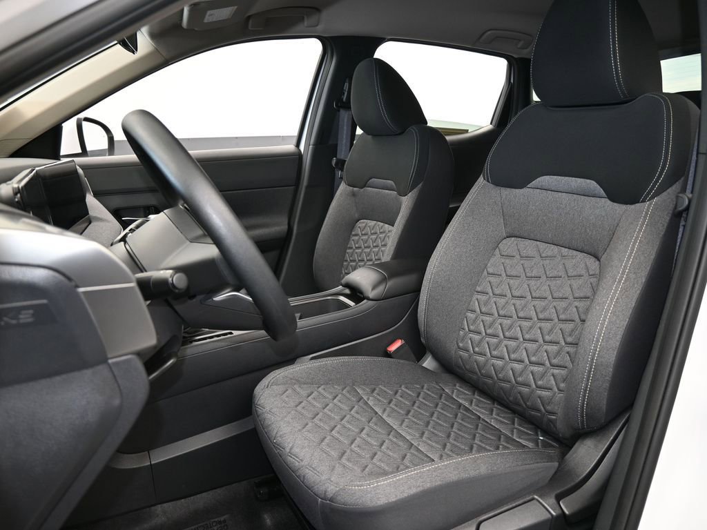 Used 2025 Nissan Kicks SV image 10