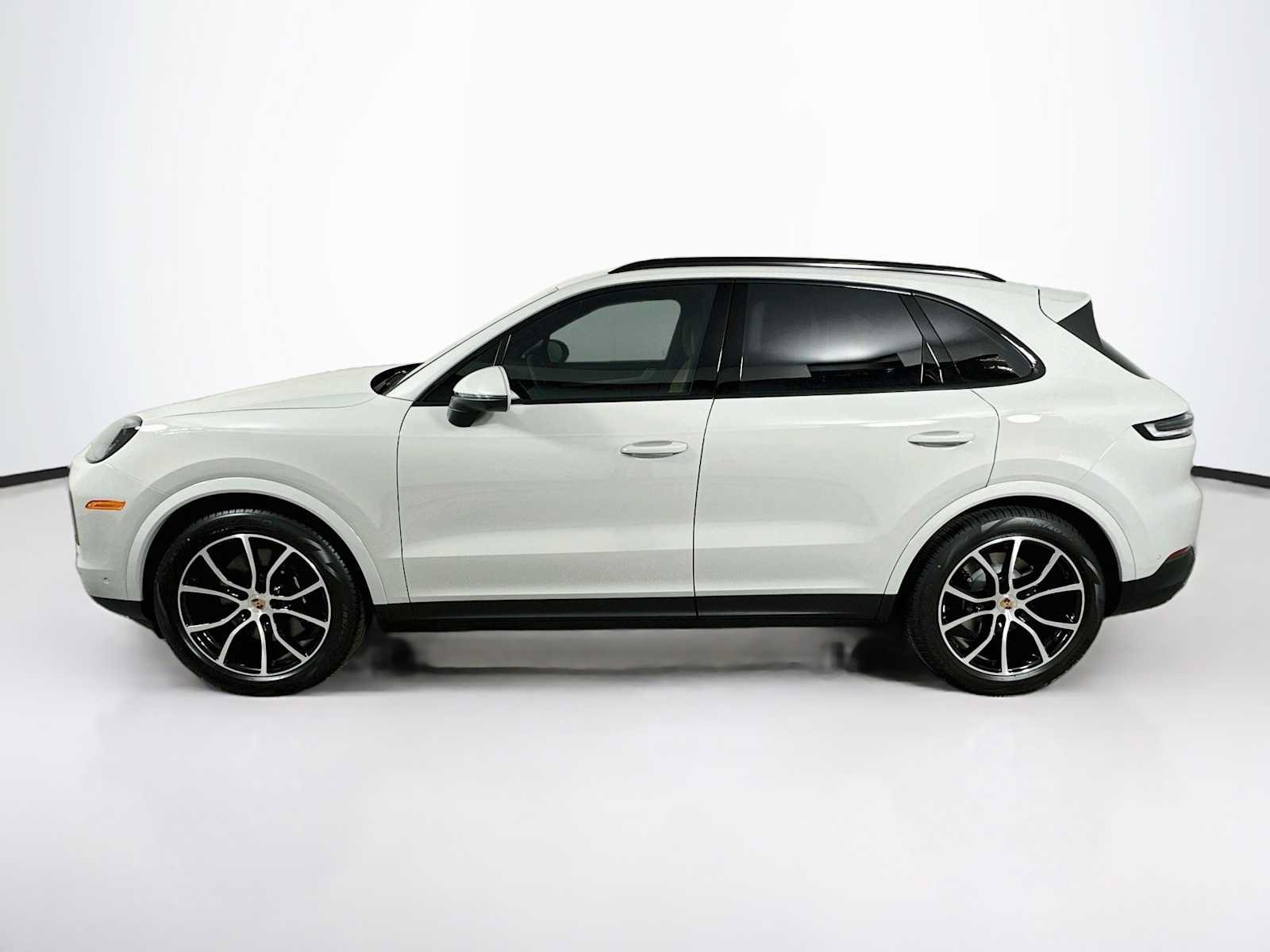New 2026 Porsche Cayenne AWD/4WD image 2