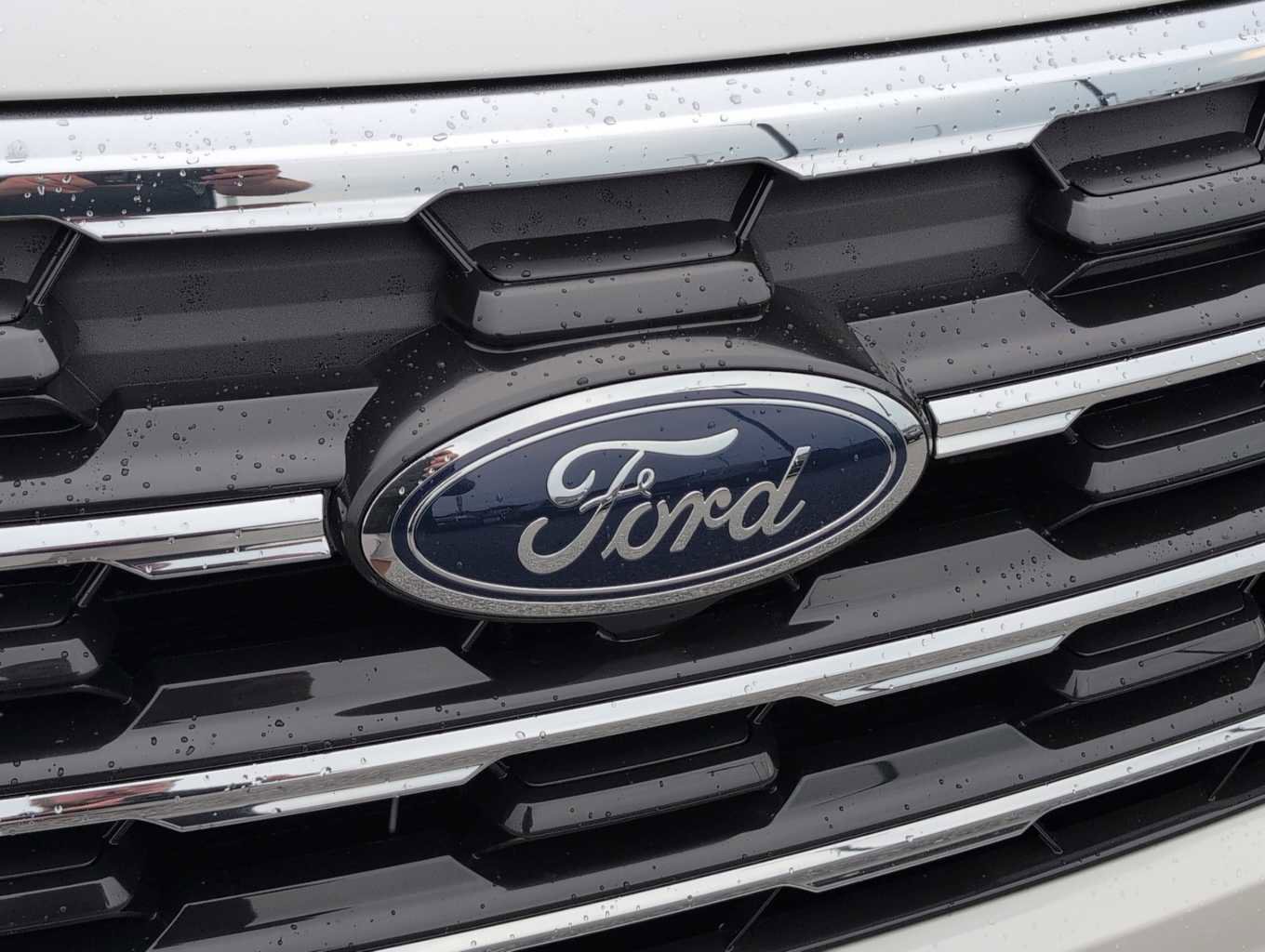 New 2025 Ford Explorer Active w/ Active Comfort Package image 4