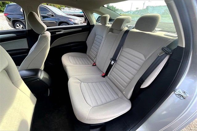 Used 2020 Ford Fusion S image 28