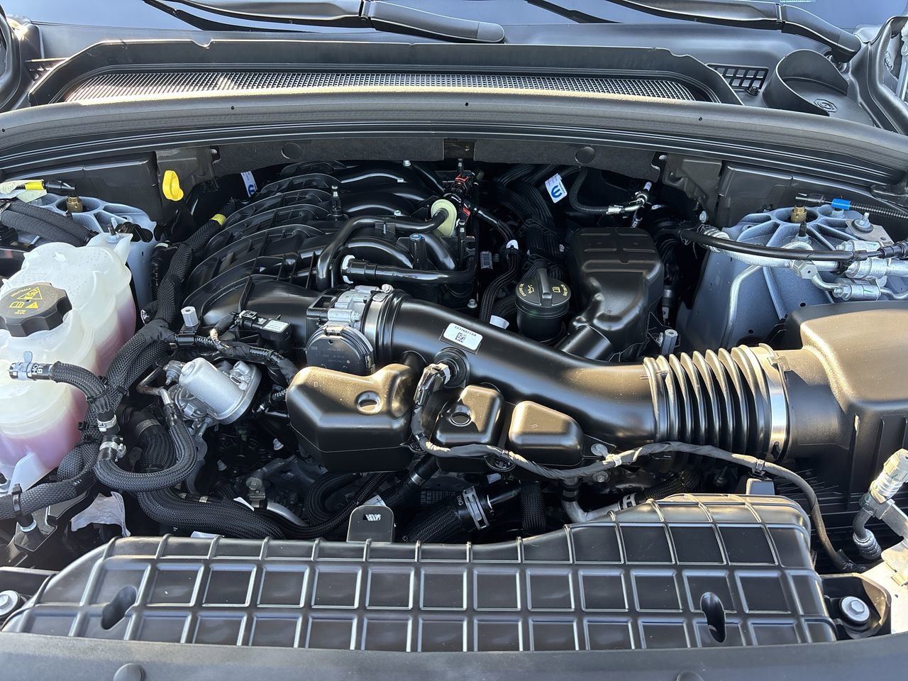 Used 2025 Jeep Grand Cherokee Summit image 11