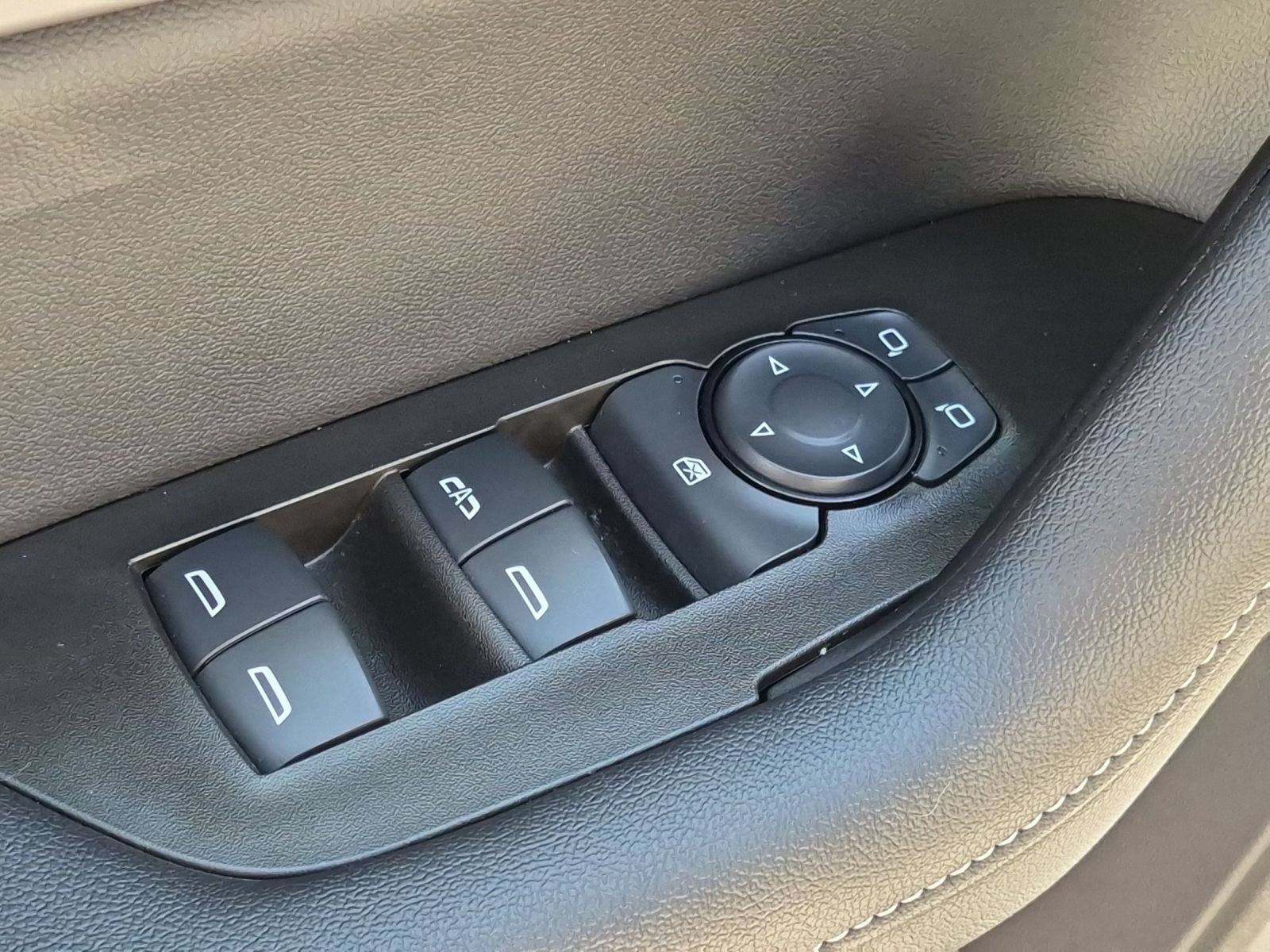 Used 2024 Chevrolet Blazer LT w/ LPO, Cargo Package FWD image 11