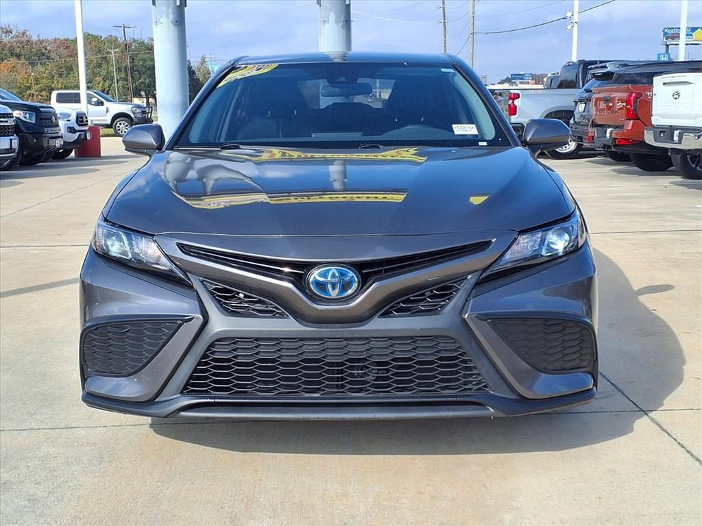 Used 2021 Toyota Camry SE image 4