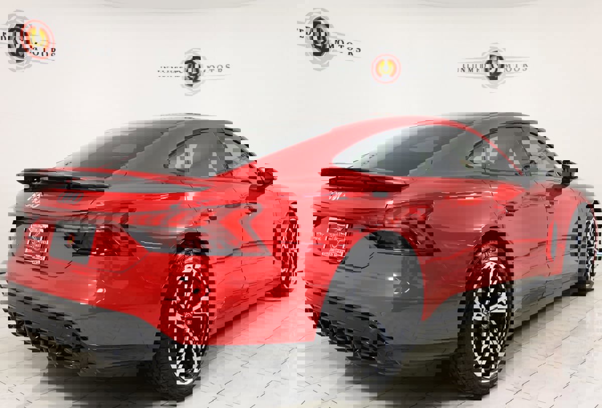 Used 2022 Audi e-tron GT Prestige image 3