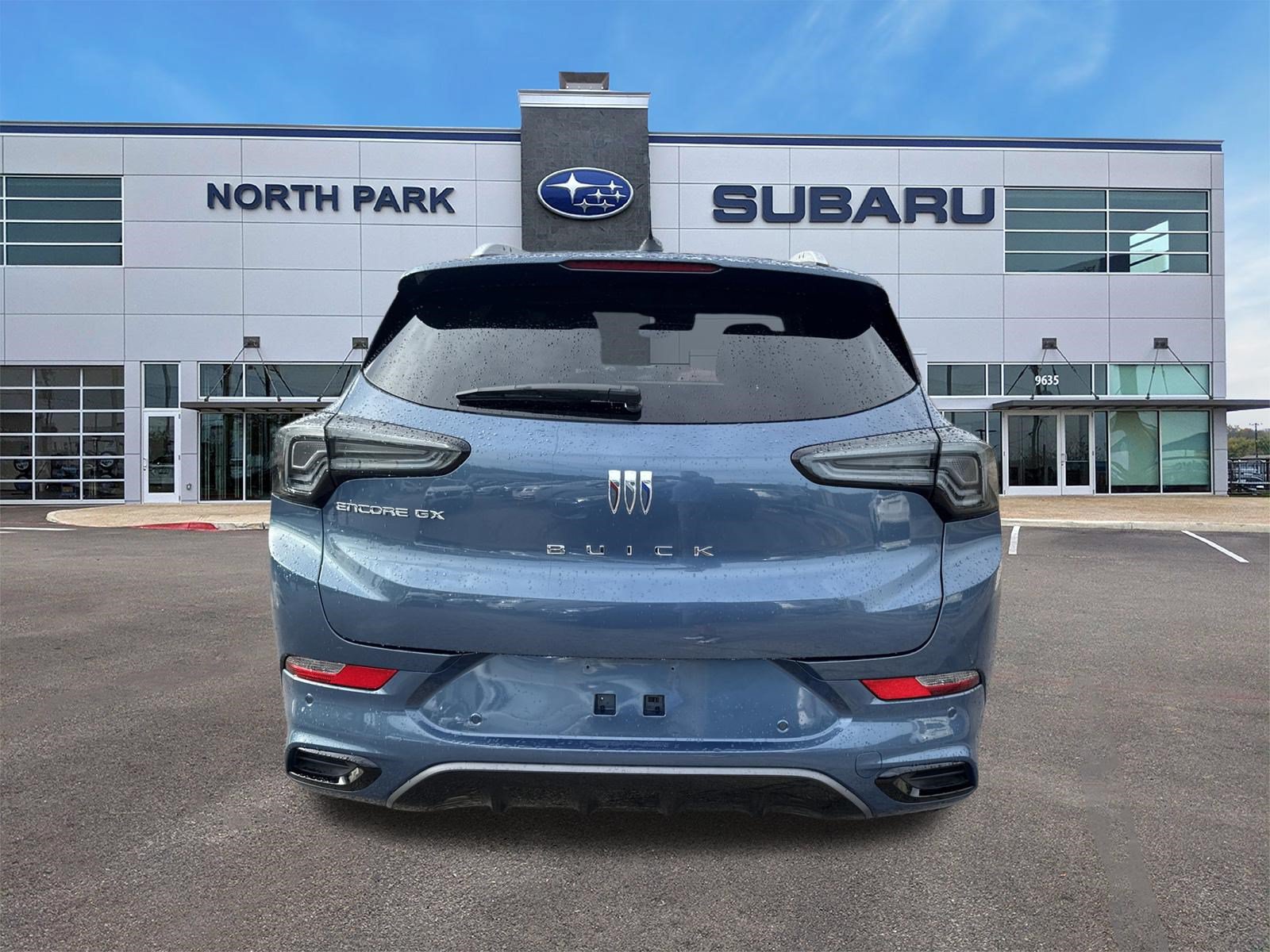 Used 2025 Buick Encore GX Avenir w/ Avenir Convenience Package FWD image 4