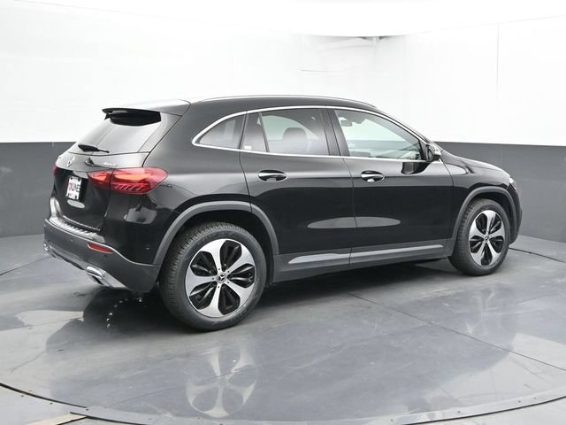 Used 2025 Mercedes-Benz GLA 250 4MATIC image 2