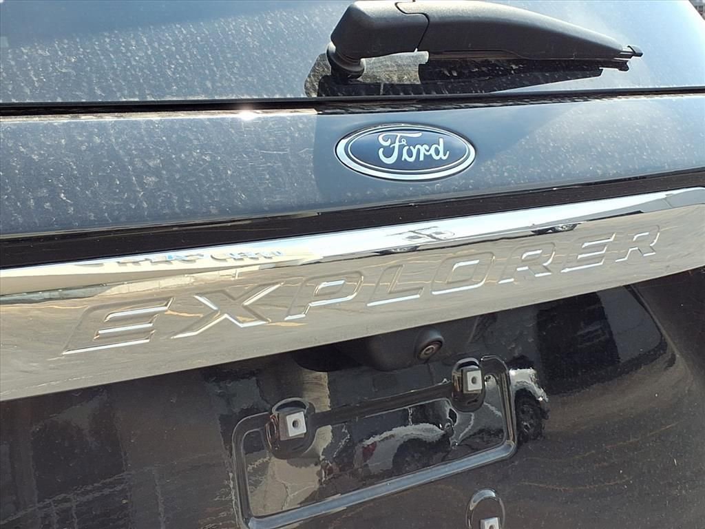 Used 2023 Ford Explorer XLT w/ Equipment Group 202A image 33