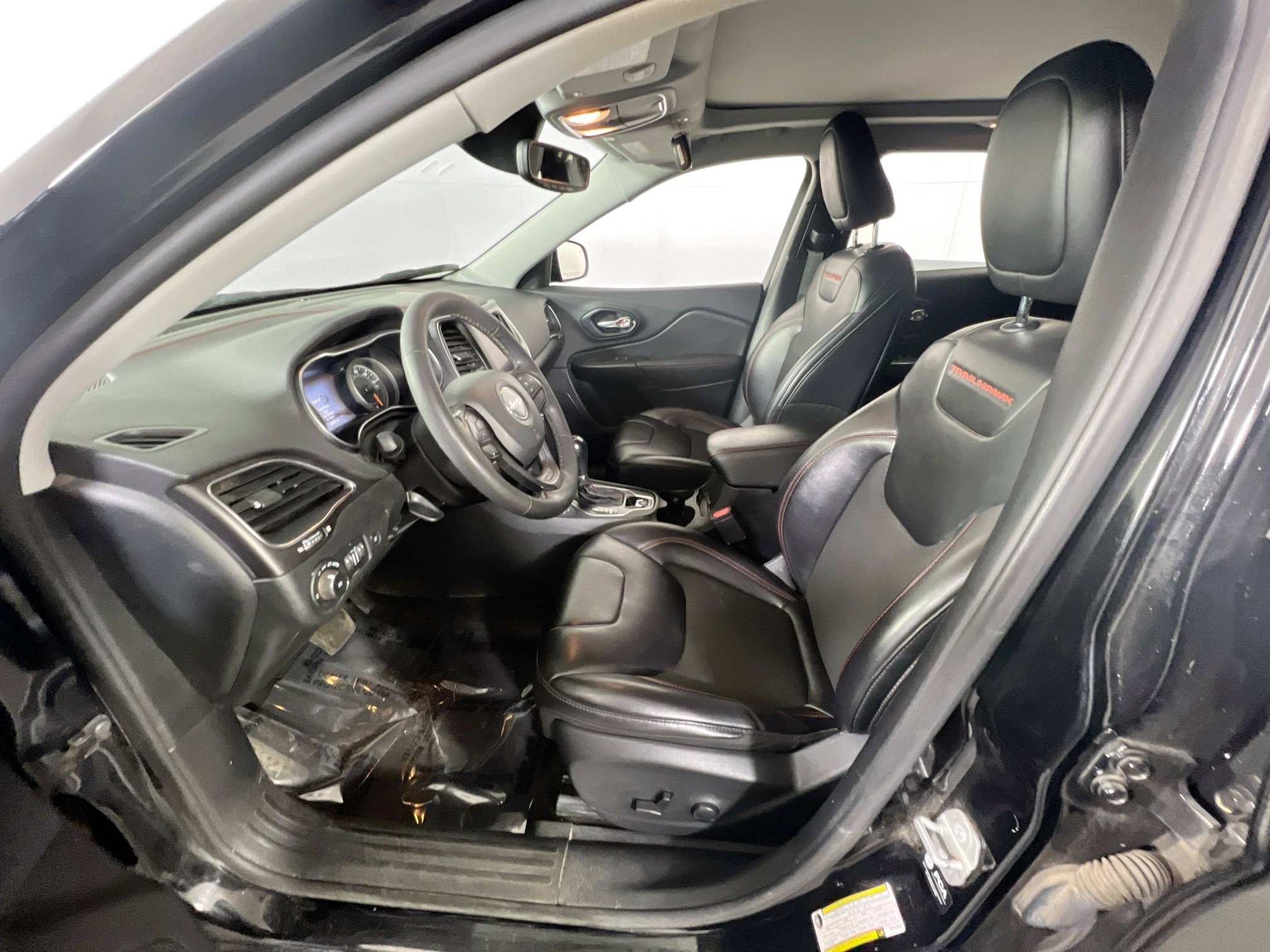 Used 2022 Jeep Cherokee Trailhawk w/ Sun, Sound & Nav Group image 21