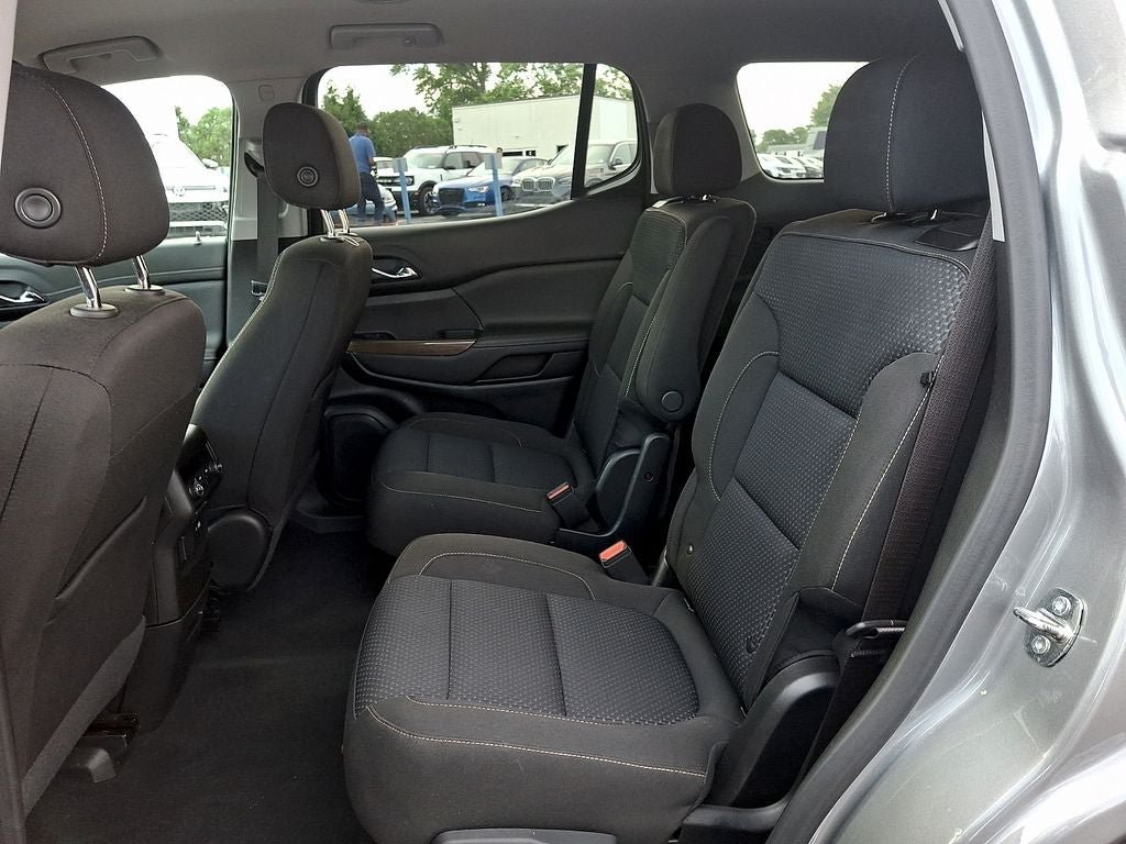 Used 2023 GMC Acadia SLE w/ Driver Convenience Package FWD image 10