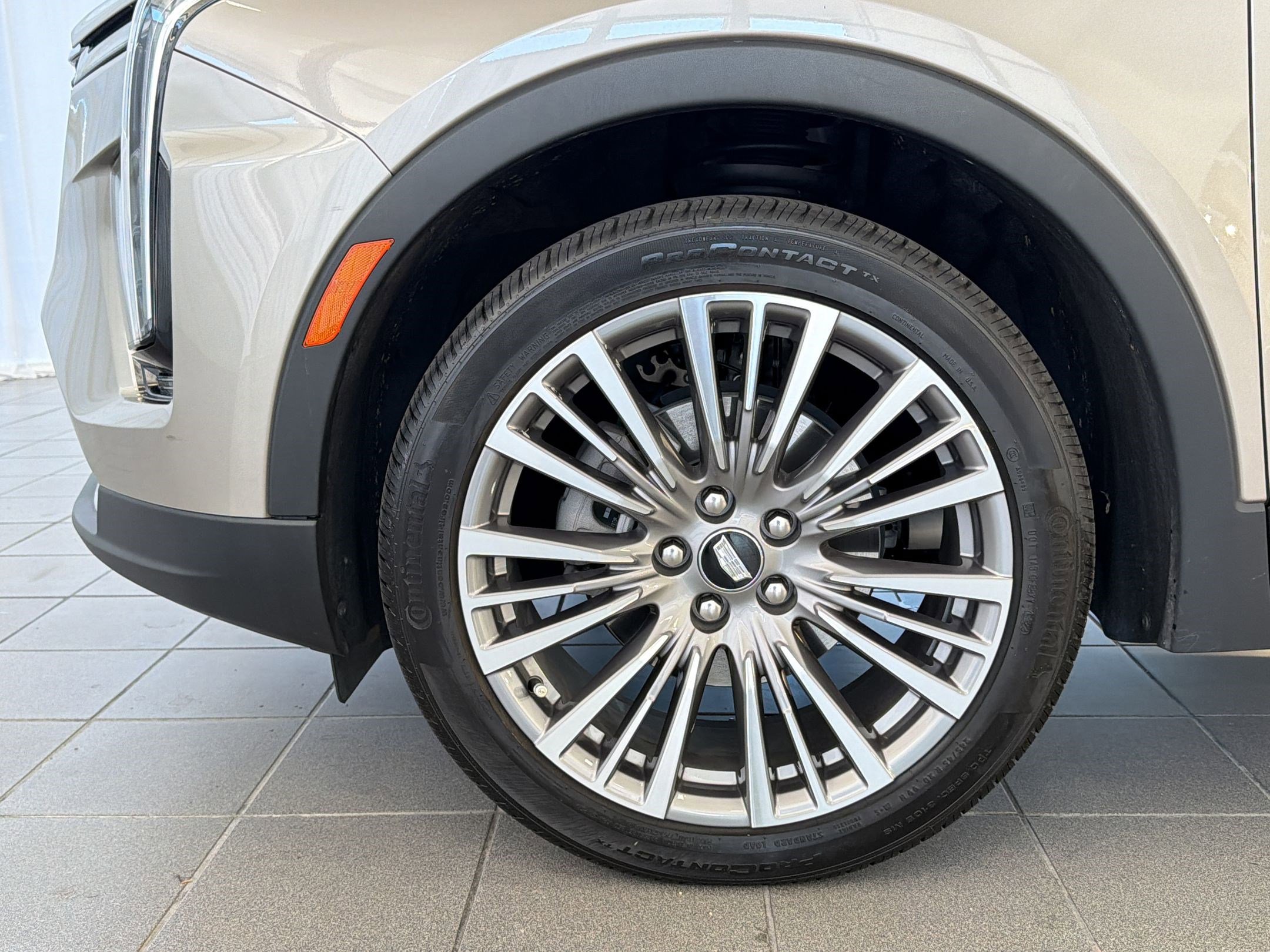 Used 2024 Cadillac XT4 Premium Luxury w/ Technology Package FWD image 12