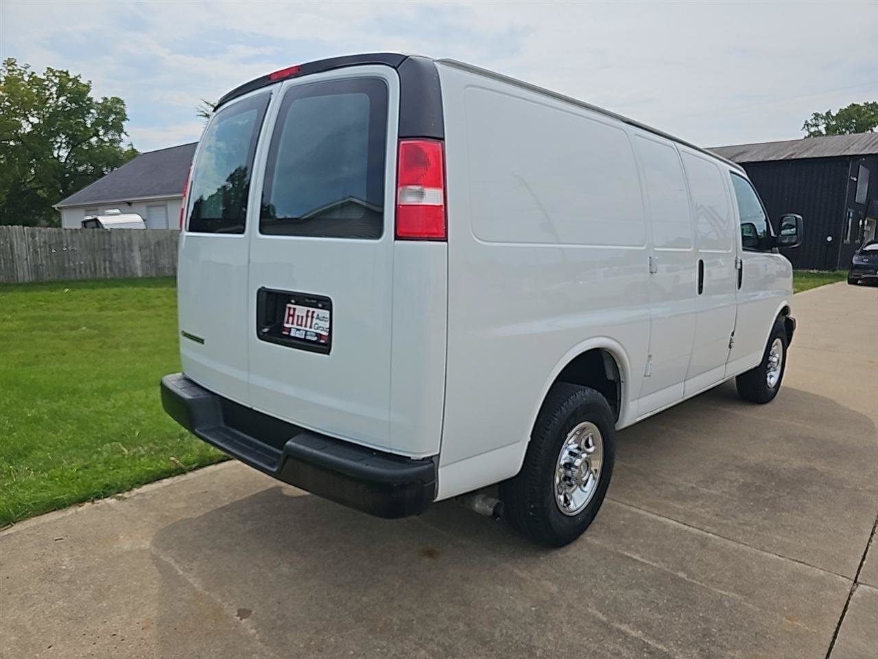 Used 2019 Chevrolet Express 2500 RWD image 6