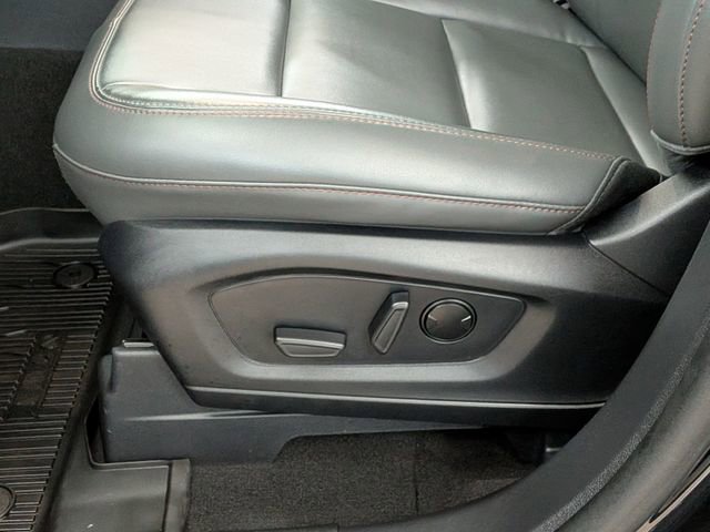 Used 2025 Ford Explorer Active w/ Active Comfort Package image 12