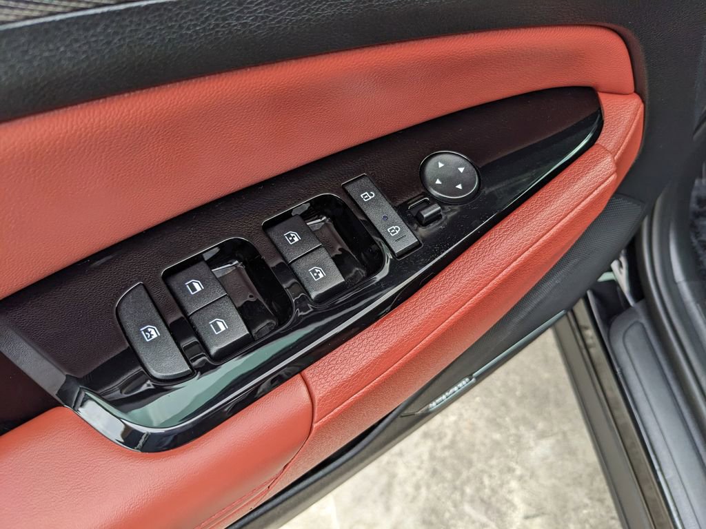 Certified 2025 Kia Sportage SX image 17