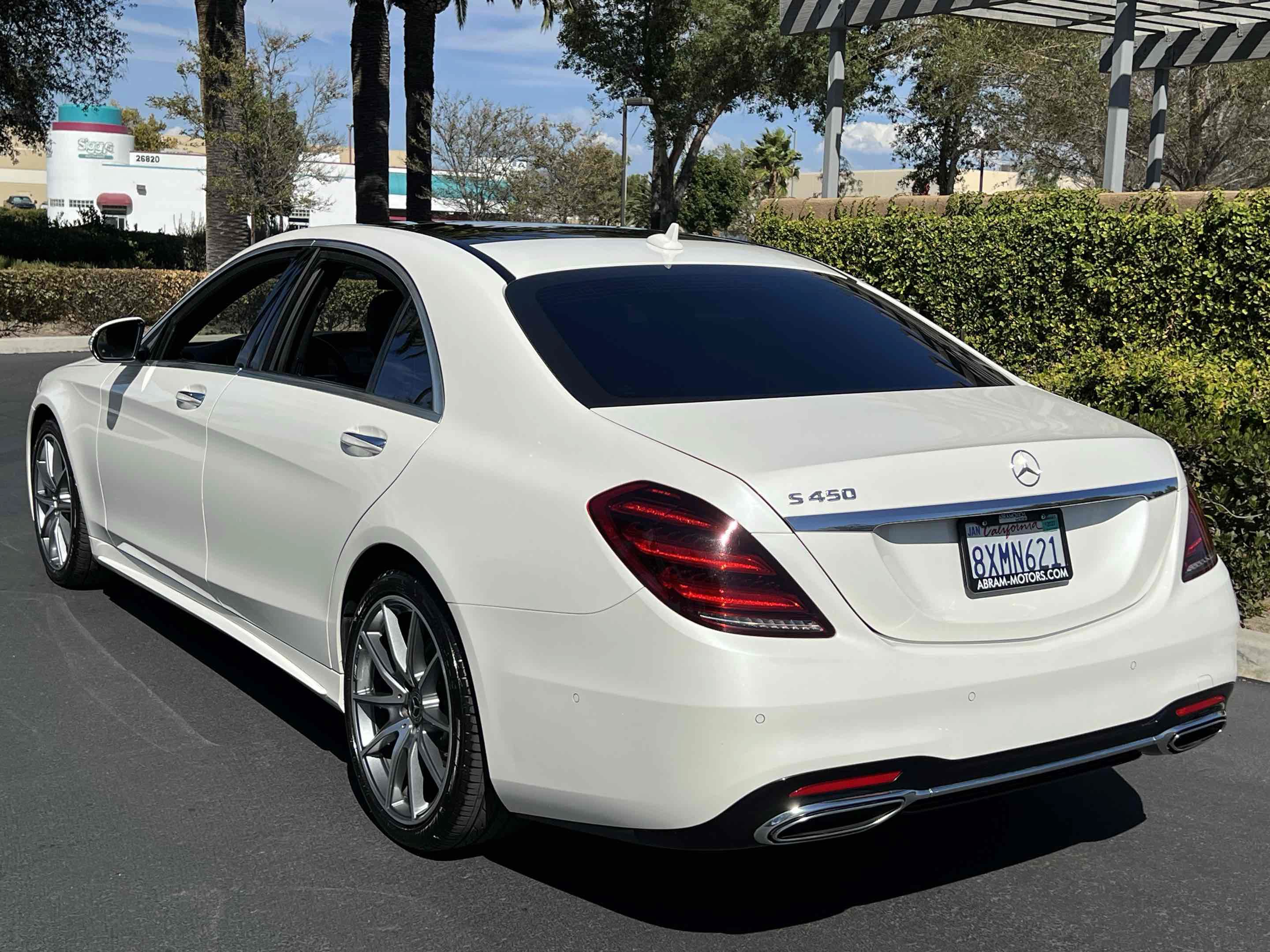 Used 2018 Mercedes-Benz S 450 Sedan image 2