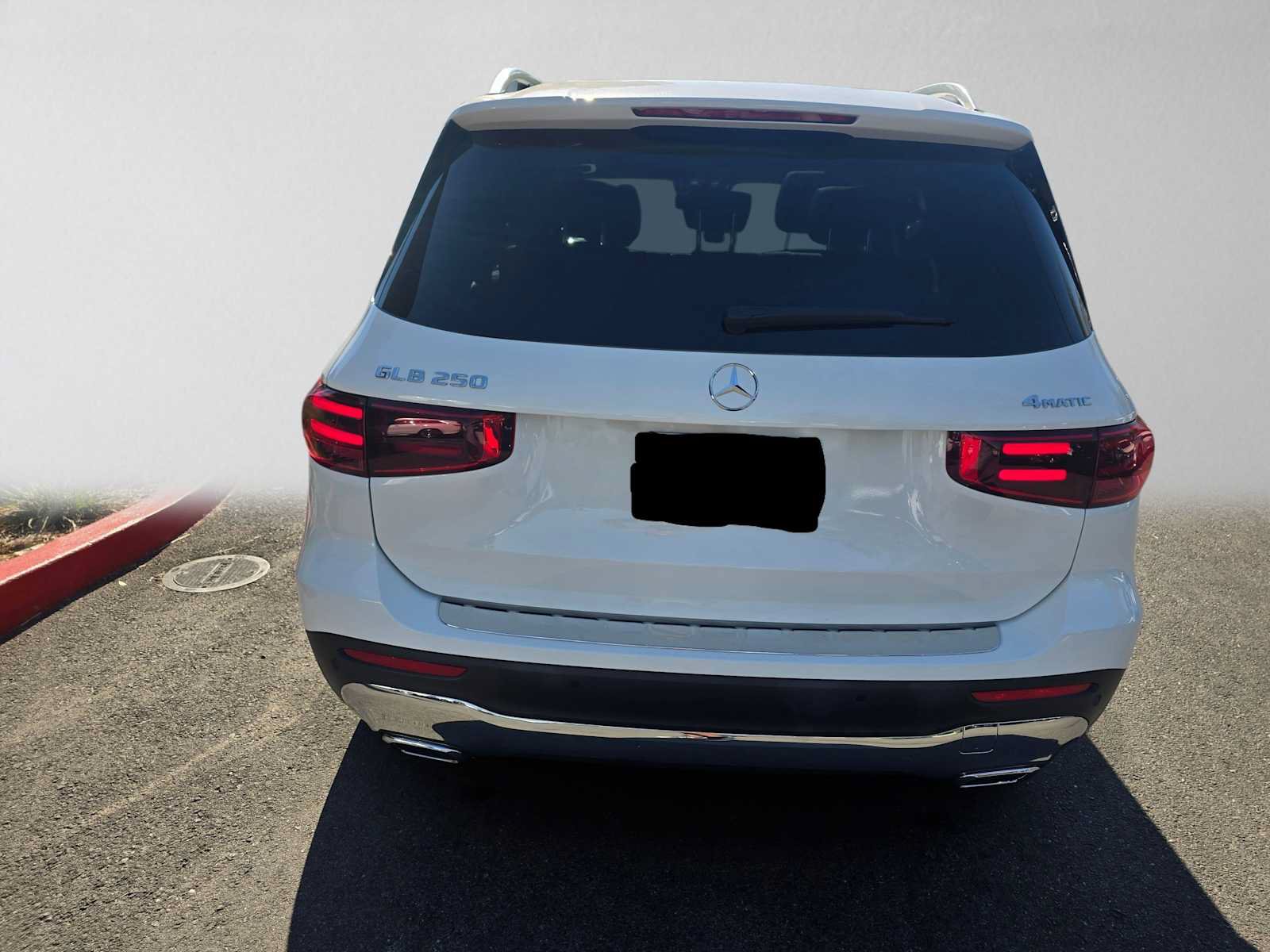 Used 2024 Mercedes-Benz GLB 250 4MATIC image 4
