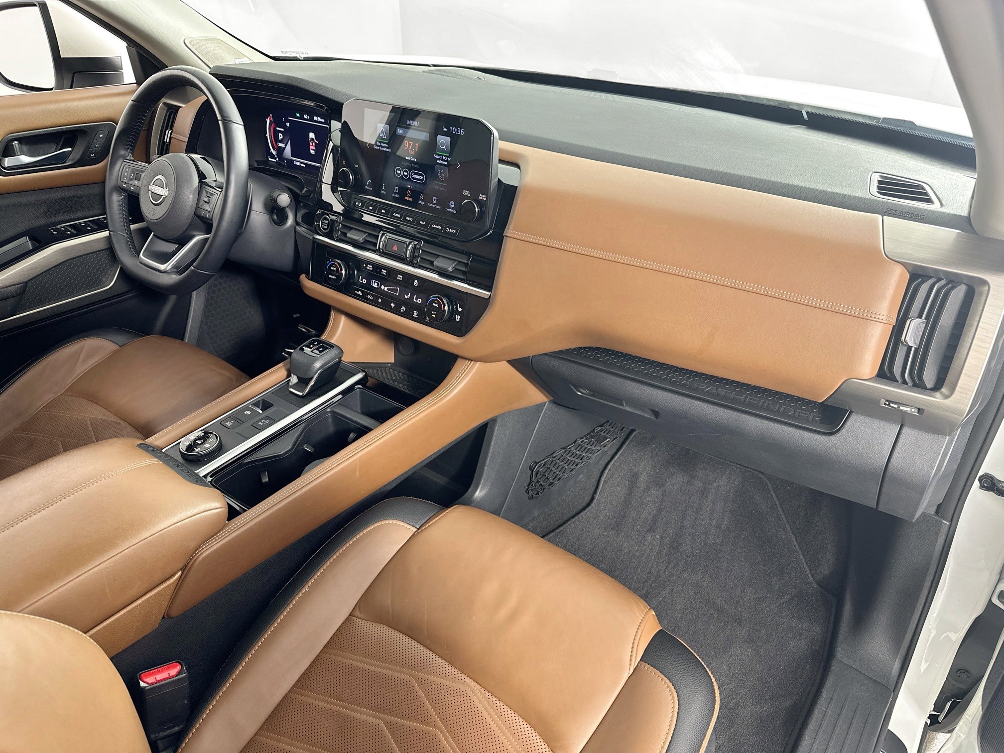 Used 2023 Nissan Pathfinder Platinum image 32