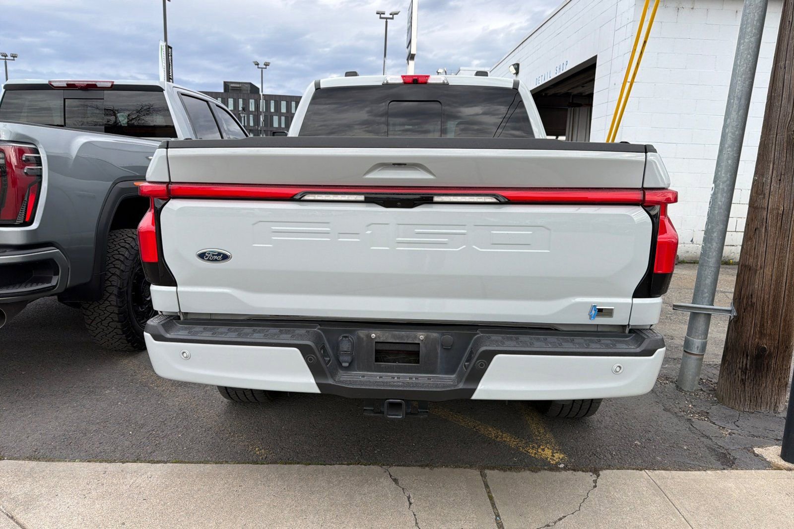 Used 2023 Ford F150 Lightning Platinum image 5