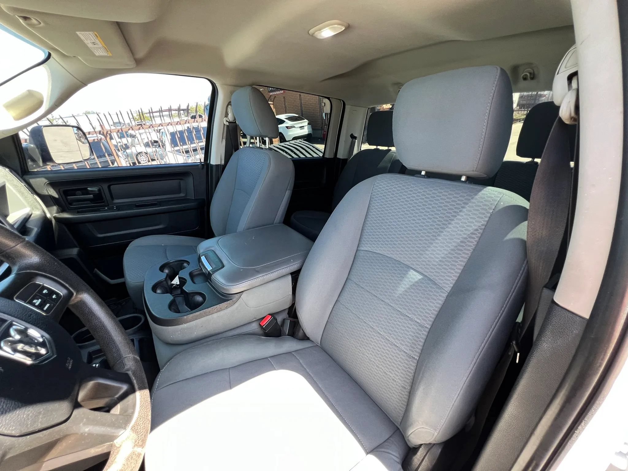 Used 2016 RAM 2500 Tradesman w/ Chrome Appearance Group AWD/4WD image 17