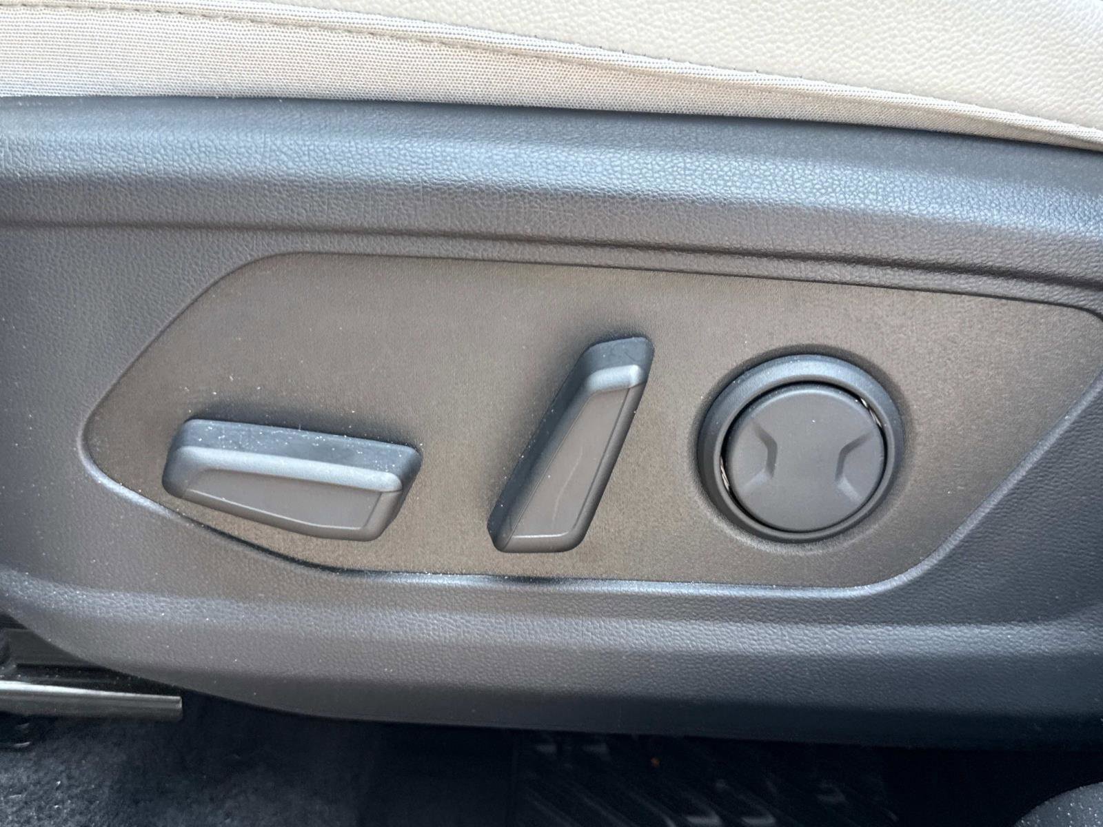 Used 2024 Hyundai Tucson Limited image 16