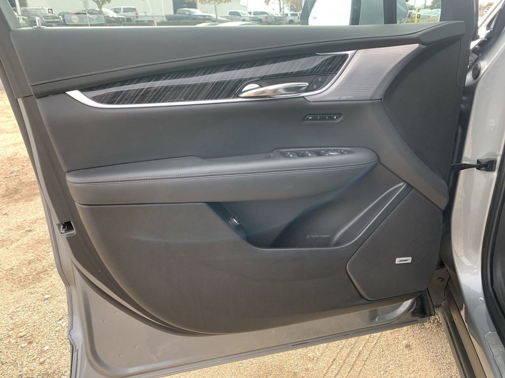 Used 2025 Cadillac XT6 Premium Luxury image 20