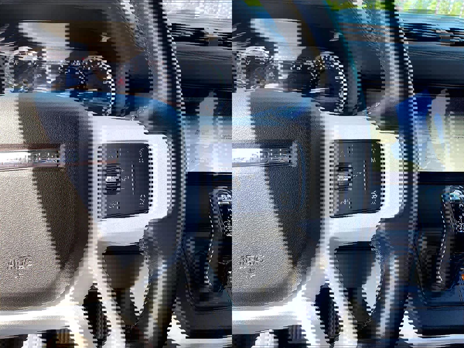 Used 2023 Land Rover Defender 110 S image 20