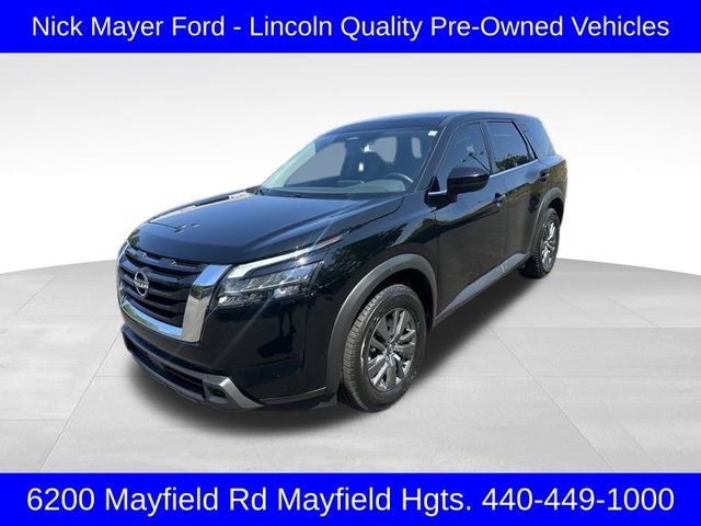 Used 2023 Nissan Pathfinder S w/ Cargo Package image 3