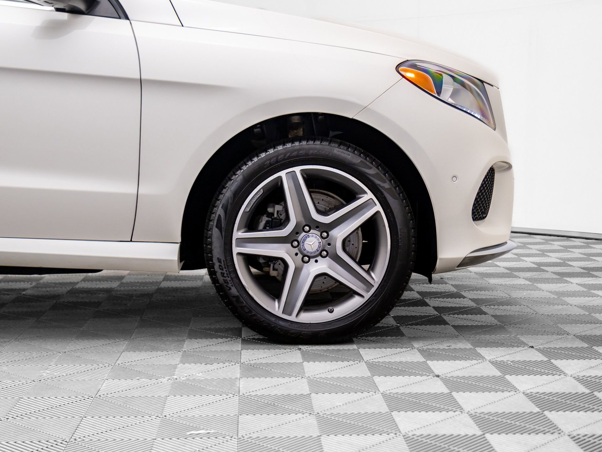 Used 2017 Mercedes-Benz GLE 400 4MATIC image 34