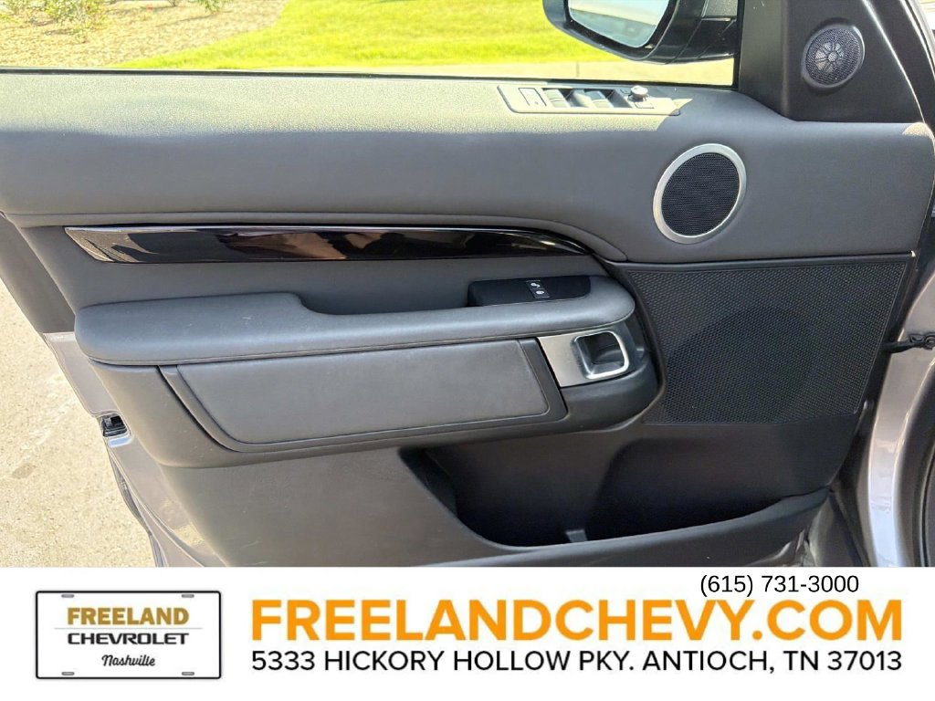 Used 2020 Land Rover Discovery SE AWD/4WD image 19