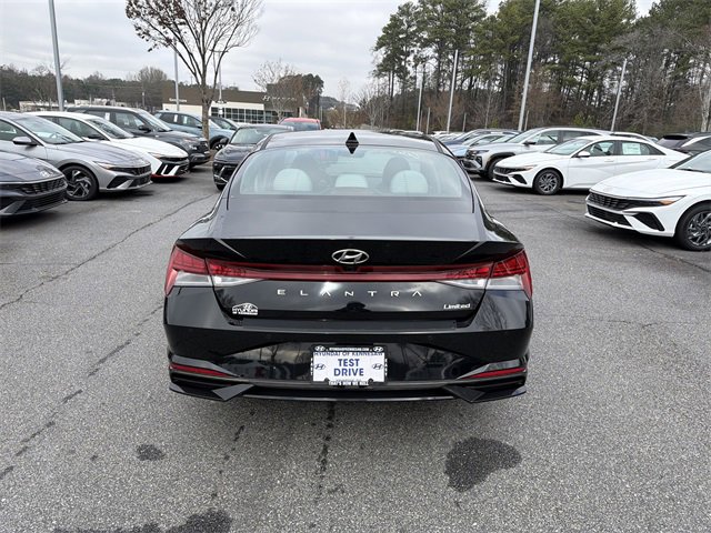 Certified 2022 Hyundai Elantra Limited image 6