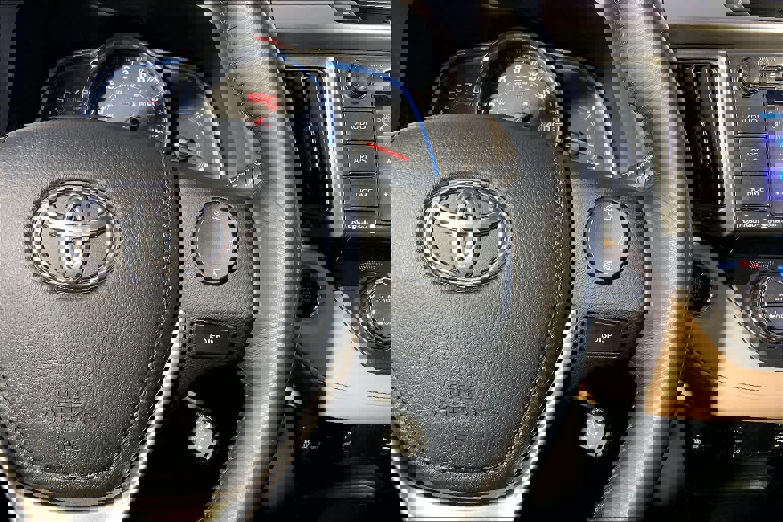 Used 2015 Toyota RAV4 Limited image 24