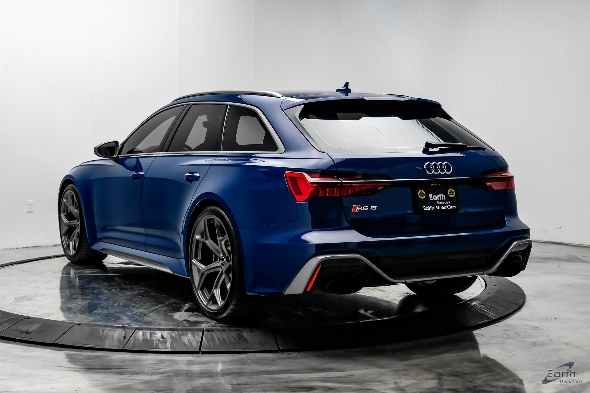 Used 2025 Audi RS 6 performance image 9