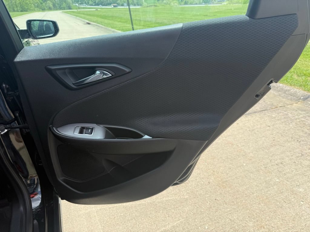 Used 2025 Chevrolet Malibu LT FWD image 14