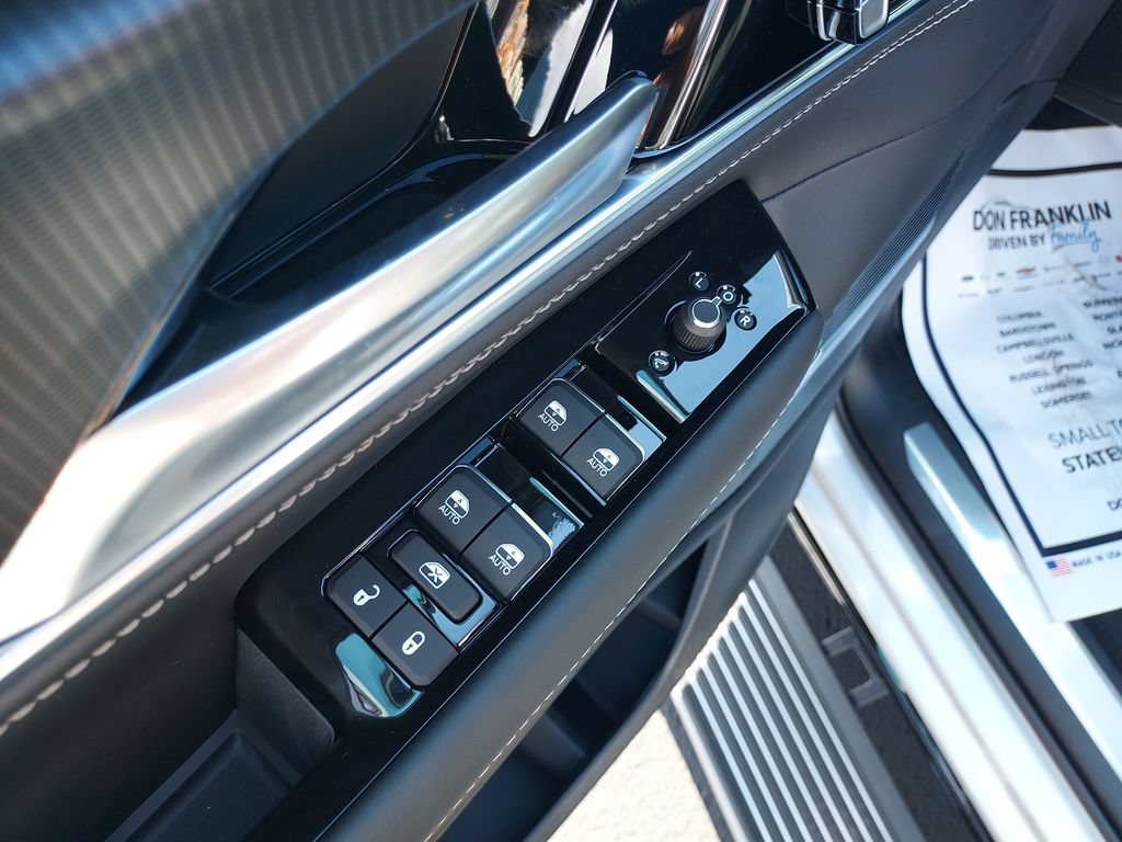 New 2026 Jeep Grand Wagoneer L Summit AWD/4WD image 11