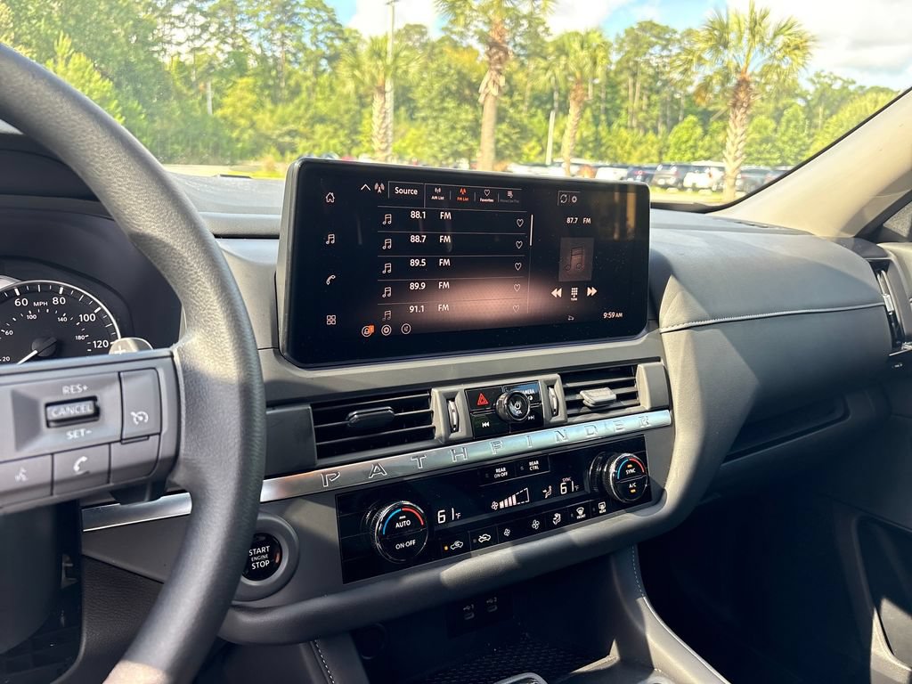 Used 2026 Nissan Pathfinder S FWD image 18